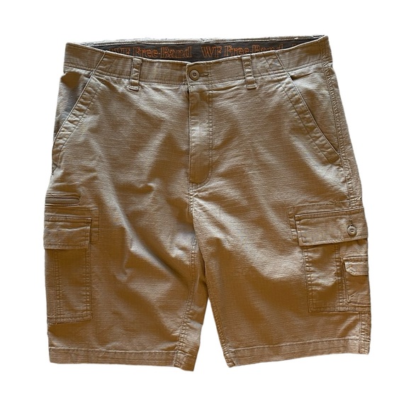 WearFirst Grey Cargo Style Shorts 8 Pockets Size 38. Really Great Condition! - Picture 1 of 9